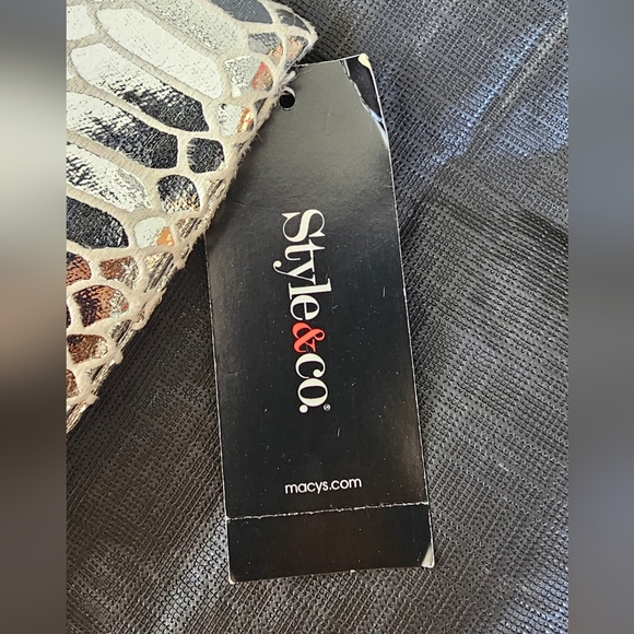 Brand NEW Style & Co Silver Clutch from Macy's - Picture 5 of 5